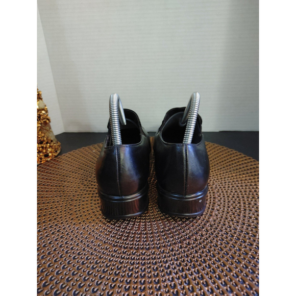 Munro Traveler Size 8 - Picture 4 of 5